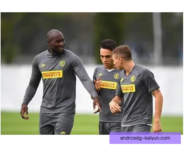 鲁德·古利特在足球界的影响力持续受到关注，战术分析颇具深度。