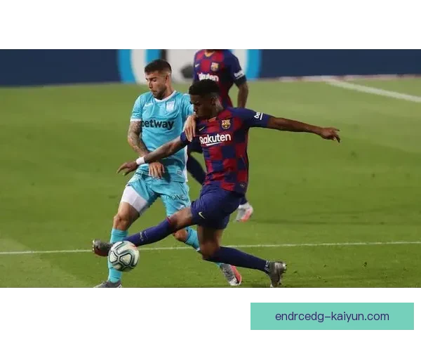 里奥在最近的比赛中防线稳定，展现出良好的状态与团队协作。